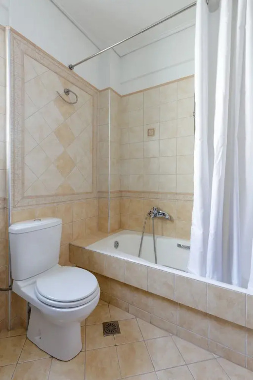 Upstreet Convenient 2bd Apartment