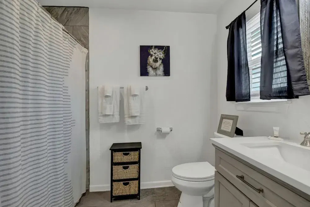 Cozy Casita! In Texas Famous 290 Winery Corridor!