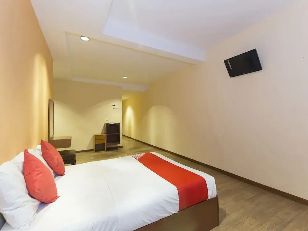Straits Settlement Inn