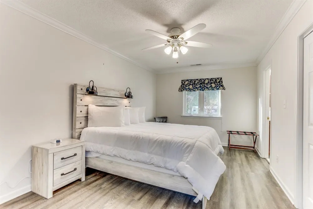 4102 South Ocean Blvd by Escape