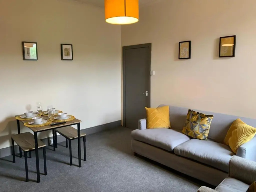 Balfour - Beautiful refurbished spacious 3 bedroom Gateshead flat