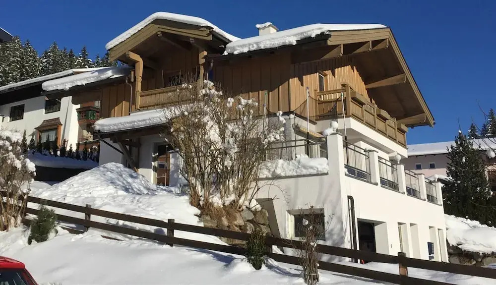 Tasteful Holiday Home in Hollersbach im Pinzgau With Garden
