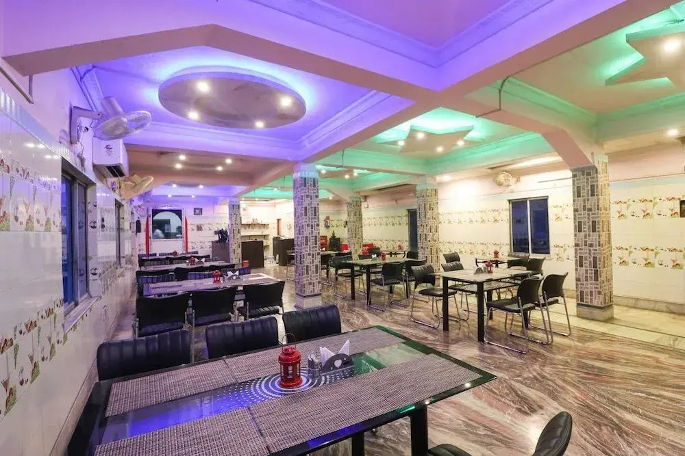 Silver Woods by OYO Rooms