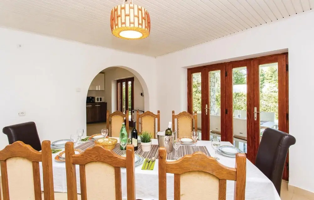 4 Bedroom Lovely Home In Malinska