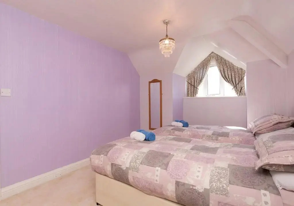 The Cottage on the Beach - Sleeps 7 - Large Garden