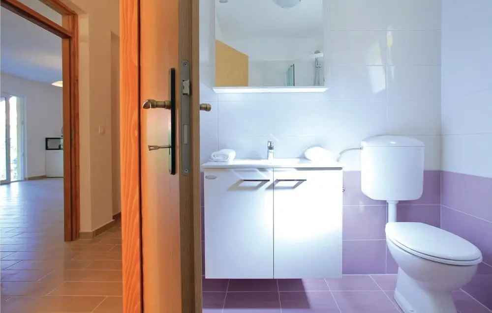 Amazing Home In Blato