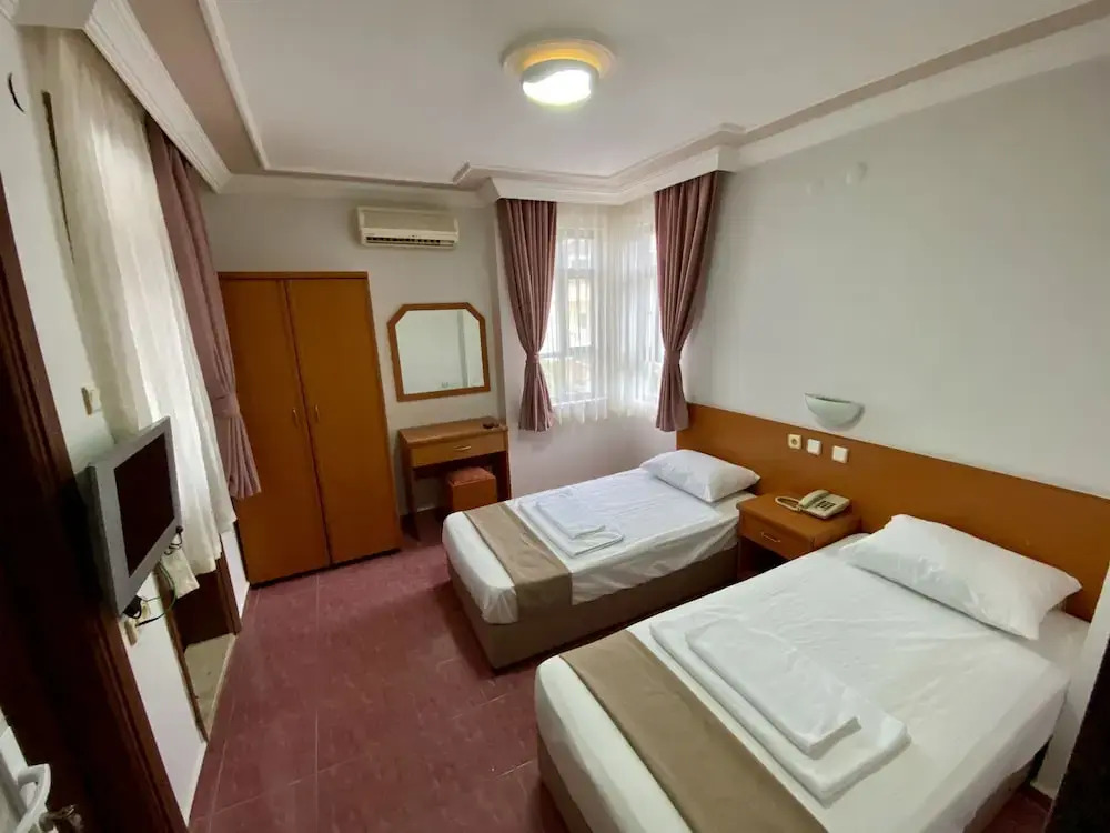 Amanda Hotel