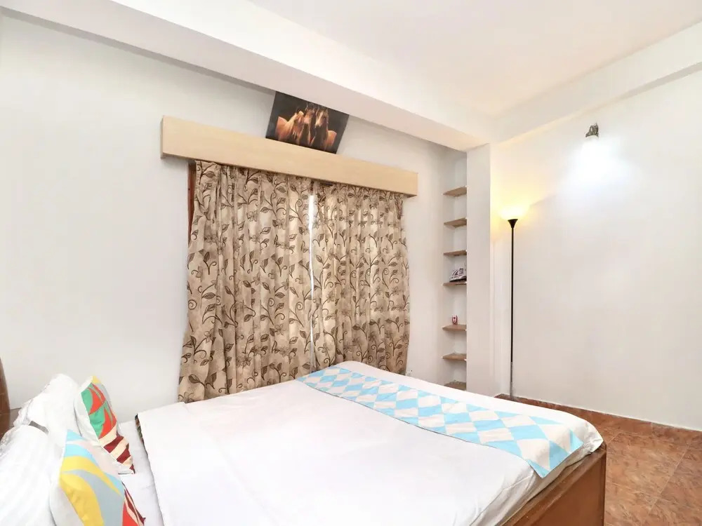 OYO 16558 HOME Cozy 2BHK Valley View ISBT Shimla