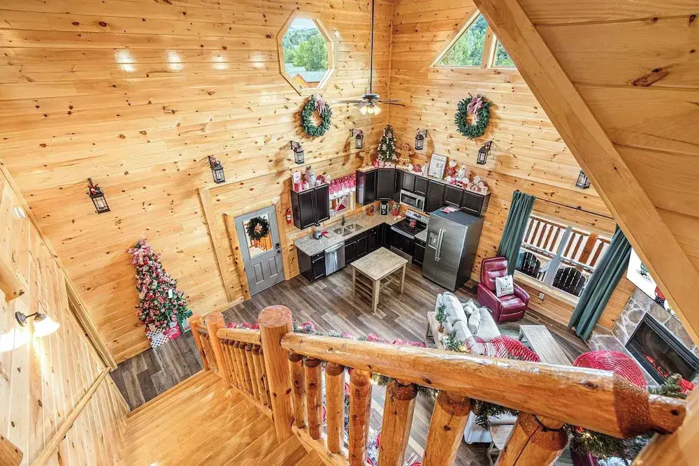 XmasCabins by SmokyStays- Christmas Themed Year Round