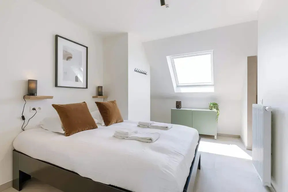 Huswell x Bel Air - Modern City Apartment With Terrace Designer Touches