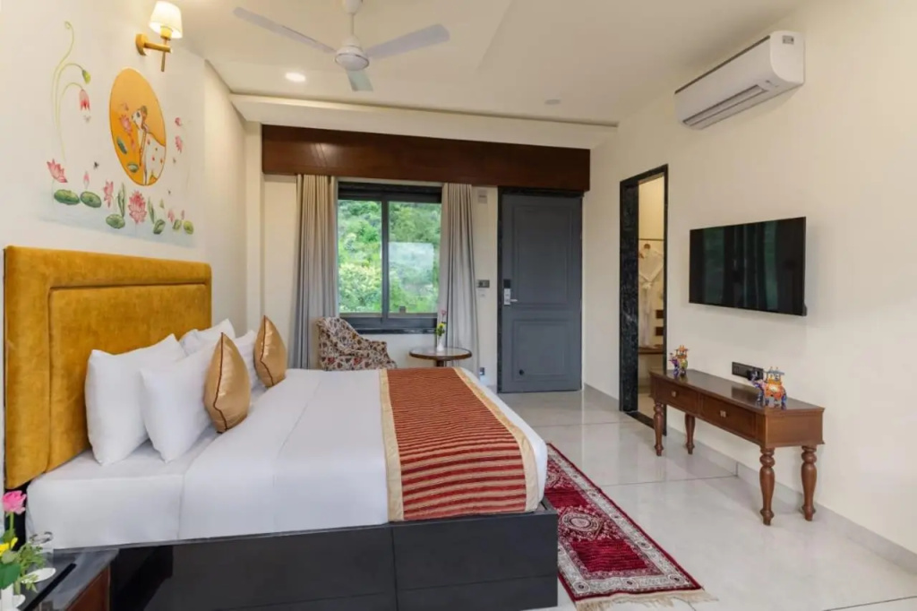 Traavista Aravali Mahal
