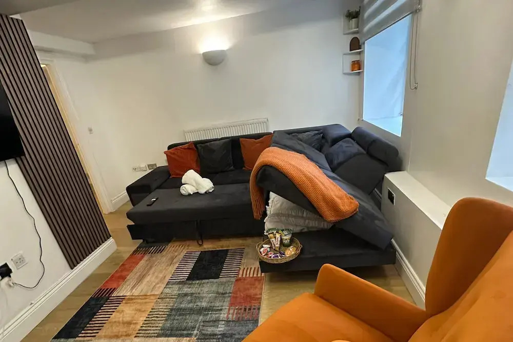 2bed Apartment-free Parking, Pets, Garden, Central