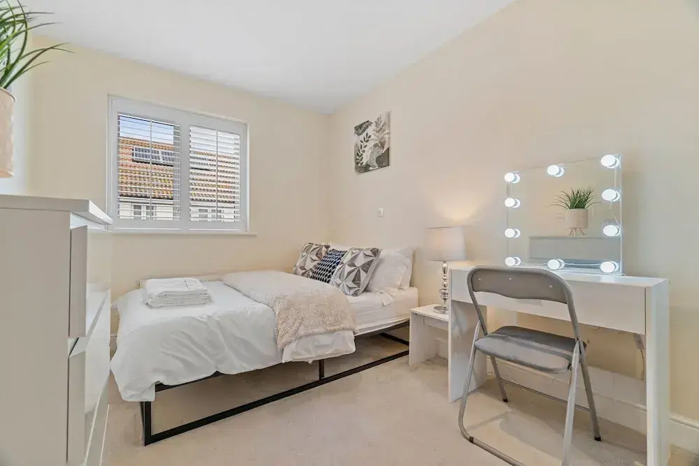 3 Bed - Sleeps 7 - Hot-tub - Free Parking