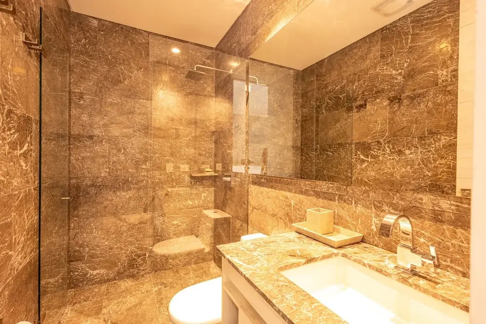 Oceanview 3BR Condo w spa gym