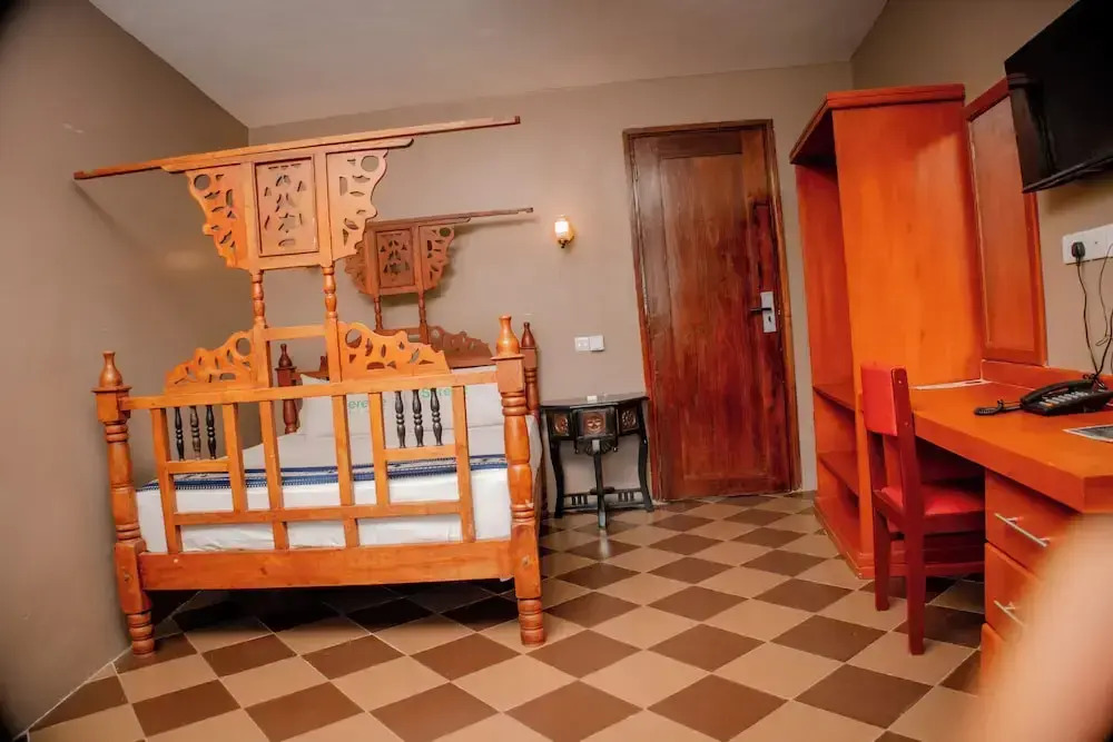 Serene Annex Hotel and Apartment