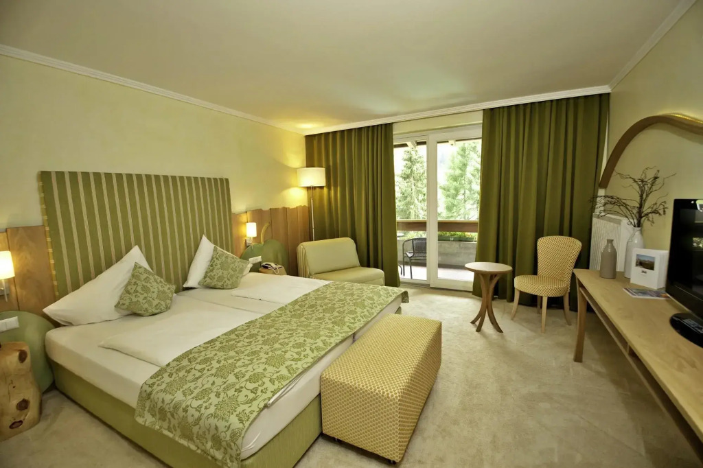 Evident Hotel Prägant