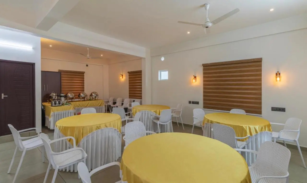 Treebo Amigos Residency - 500M From Cochin Airport