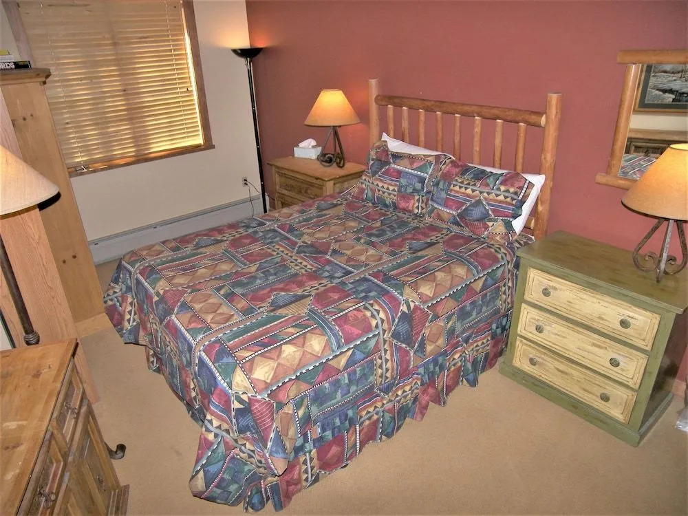 Arapahoe Lodge 1 Bed 1 Bath B