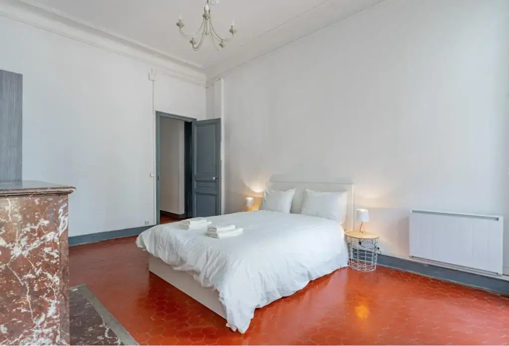 Superb apartment 100sqm, 5 min from the Old Port