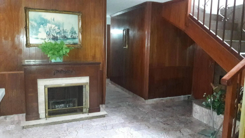 Hotel polly