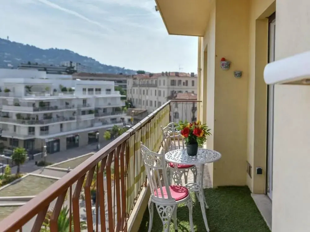 Apartment with One Bedroom in Cannes, with Wonderful City View, Furnished Terrace And Wifi - 800 M From the Beach