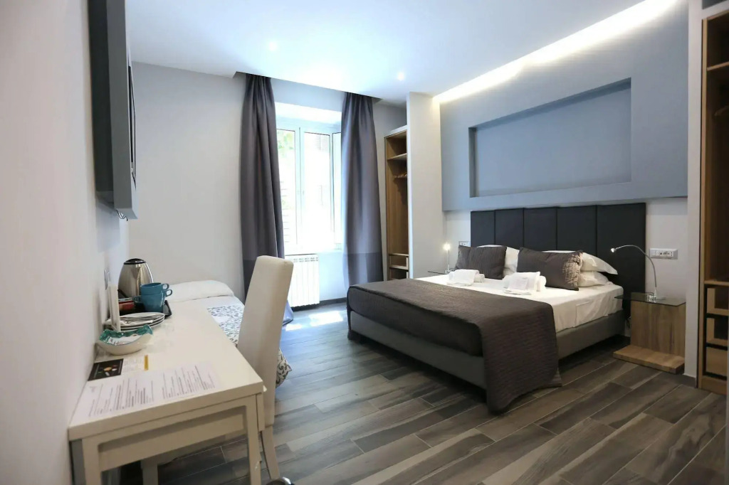 B&B Home 77
