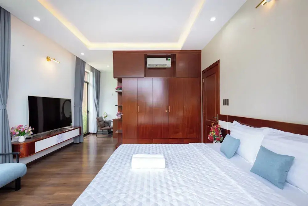 Nancy Grand Strip Villa Pool new 1