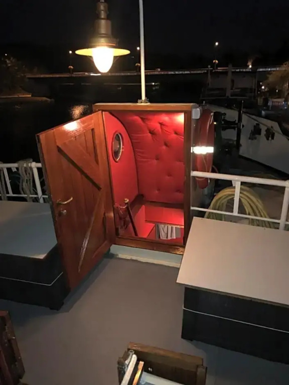 Hotelboot Zwaan