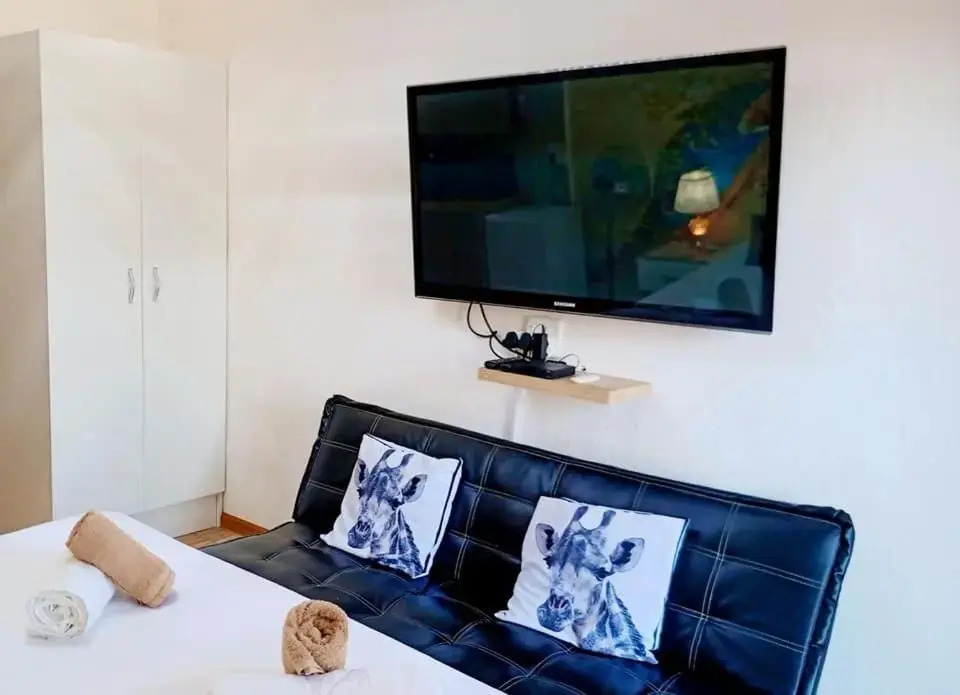 Queensburgh B&B or Self Catering