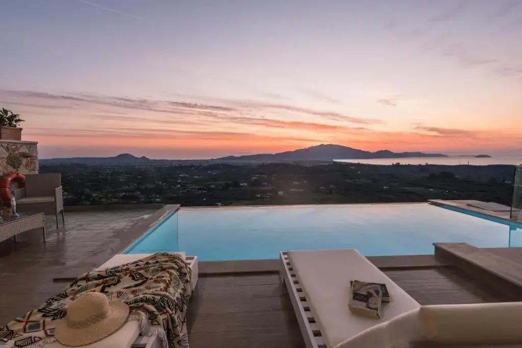 Pietra Caves Suites
