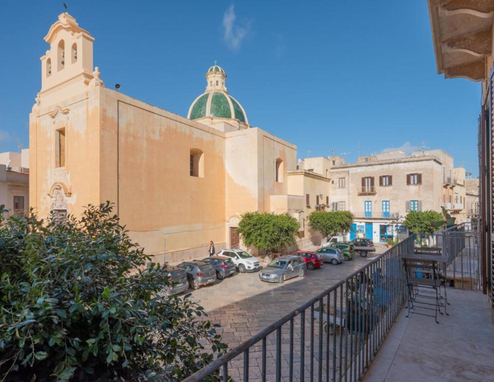 Agorà di Favignana - Affittacamere Piazza Madrice