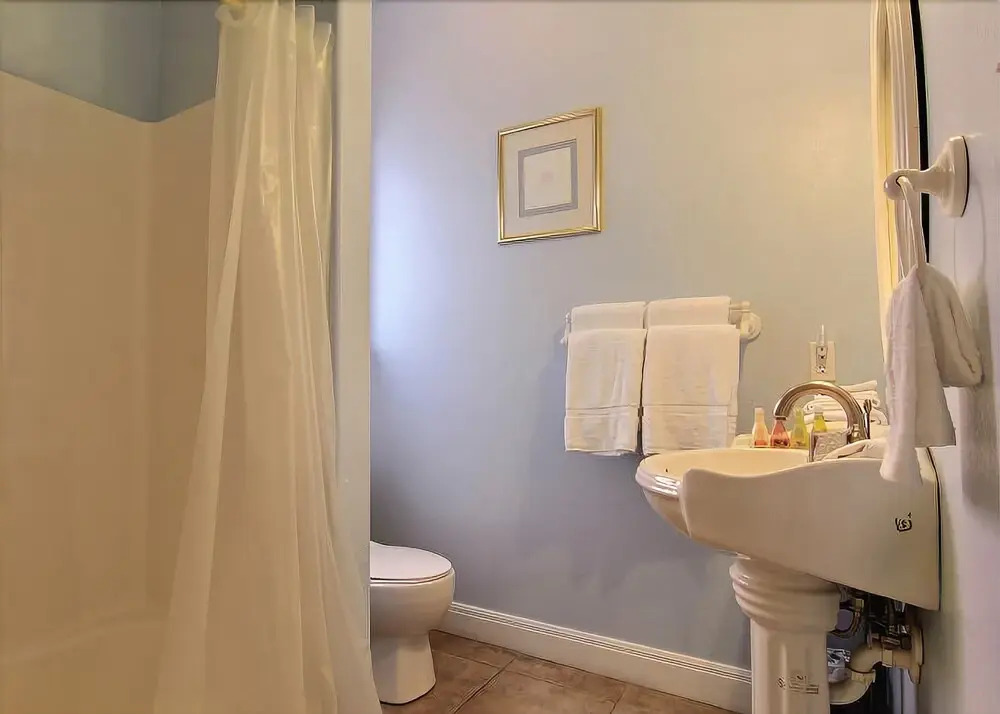 Villa Laguna - 4 Br home by RedAwning