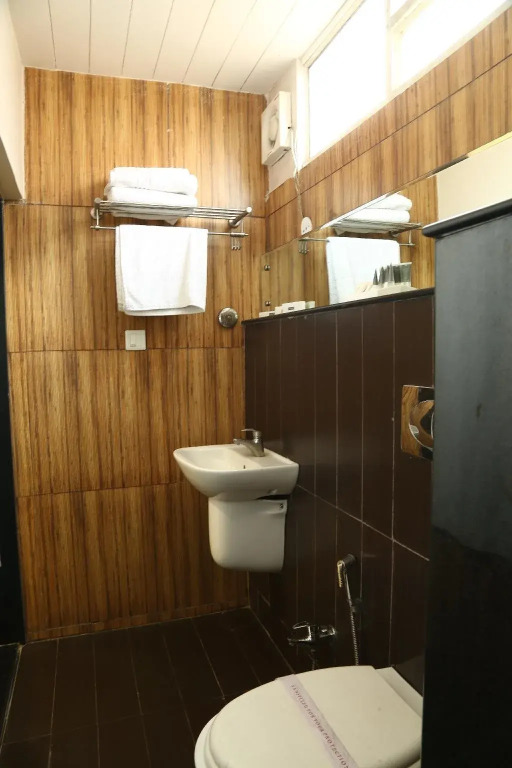 Super Townhouse Dewas City Formerly Utsav