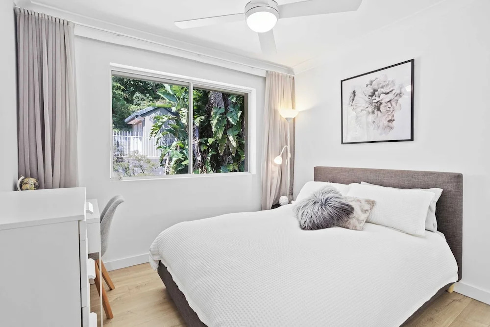 Hillside in the heart of Burleigh