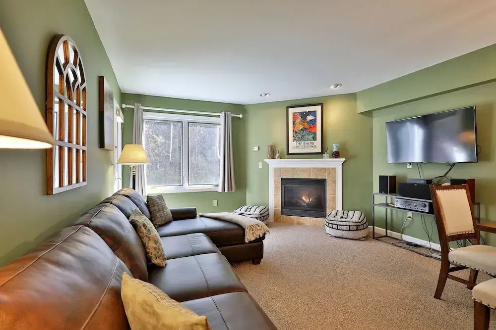 The Pico Escape: 3br/2ba Ski On/ski Off At Pico Mountain. Close To Killington. 3 Bedroom Condo
