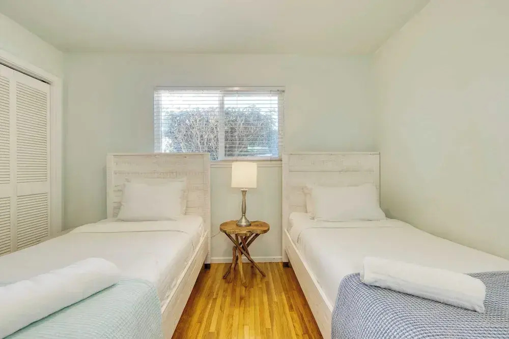 Goleta Getaway by Avantstay Private Backyard, 1.5mi to the Beach!