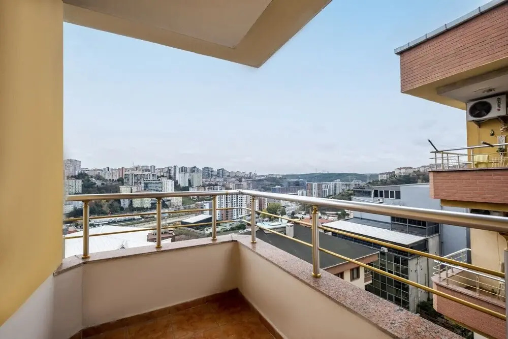 Lovely and Central Flat With Terrace in Kagithane