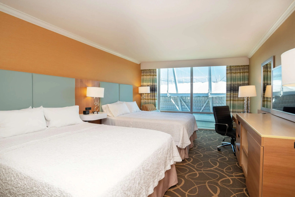 Hampton Inn & Suites, by Hilton - Vancouver Downtown