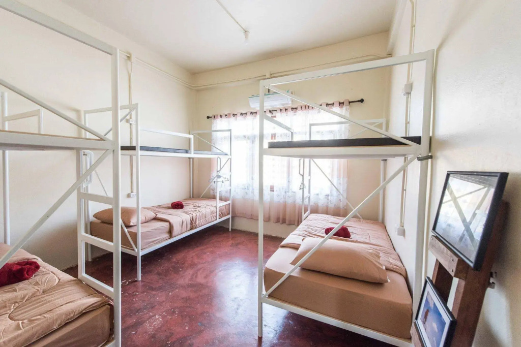 Oldie and Sleepy Hostel