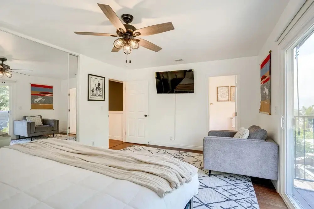 Chic Santa Paula Home w/ Mountain & City Views!