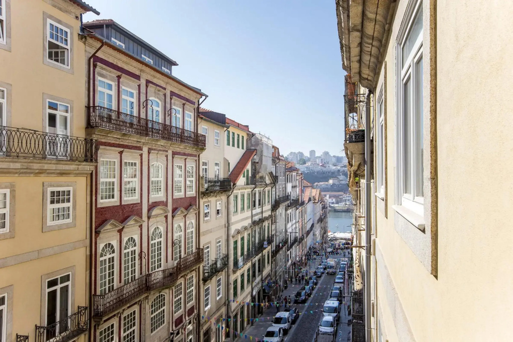 Mouzinho Darling 1BR w/ AC in City Center by LovelyStay