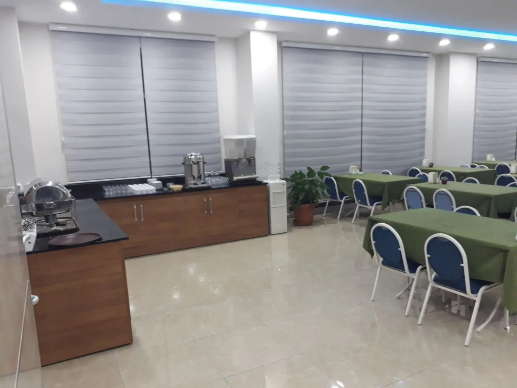 Midi Suites & Hotels