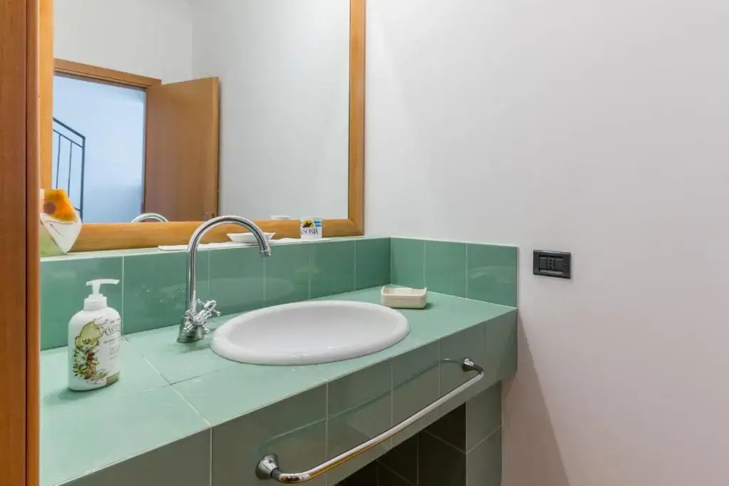 Dabbanna house near the sea, parking & wifi