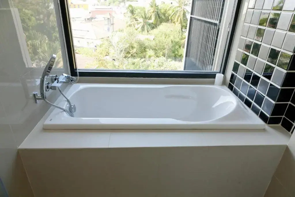 Beach House 1 Br, 2pools, Walk To Patong Beach