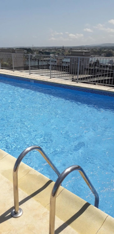 Atico céntrico con piscina comunitaria