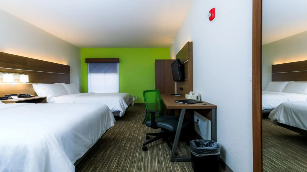Holiday Inn Express Osage Beach - Lake of the Ozarks by IHG