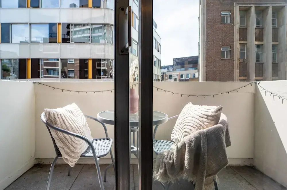 Stylish 1-Bedroom with Balcony near Soho