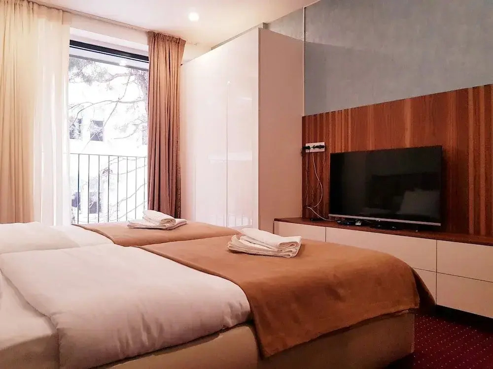 Nice Room Hotel  Wine Brasserie