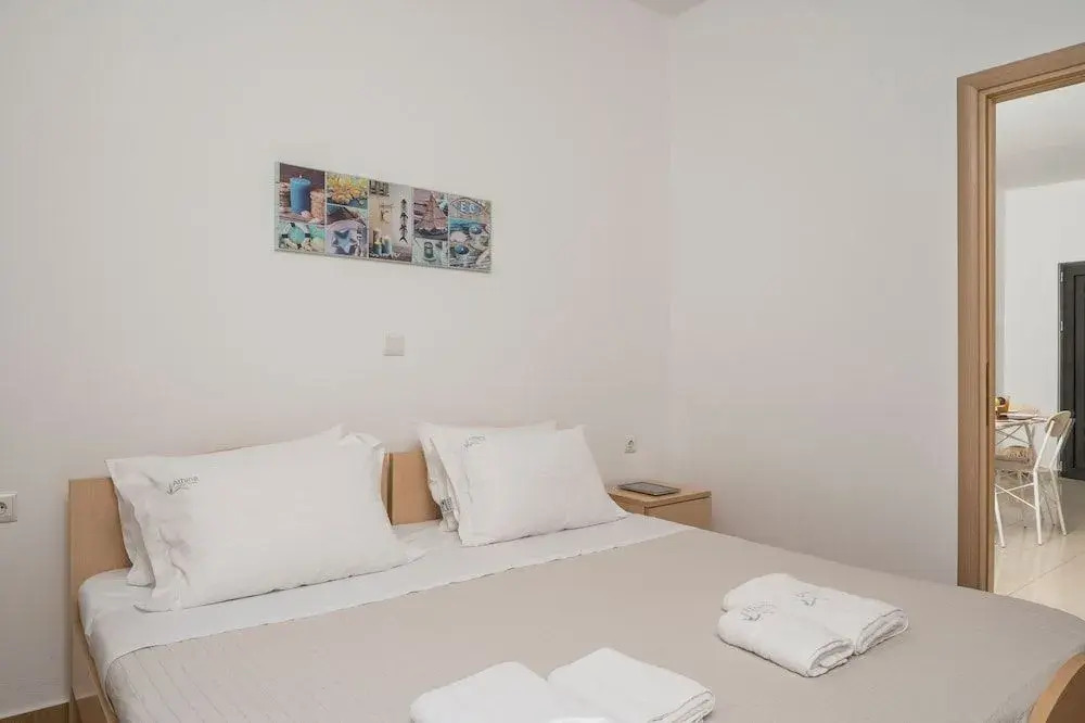 Athina's Flat on the sea