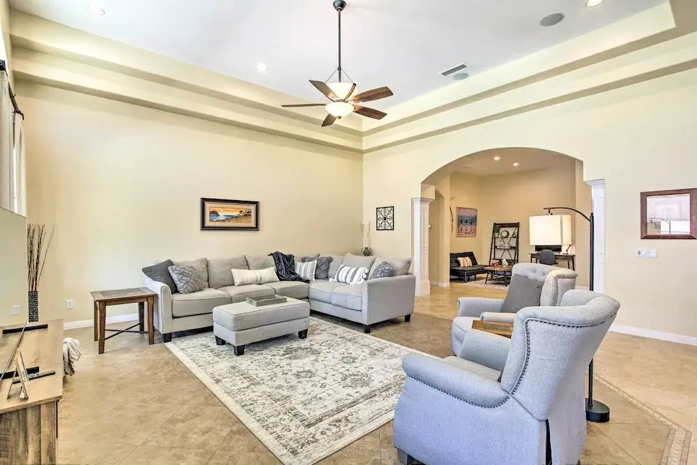 Snowbird Haven w/ Pool! 11 Mi to Dtwn Phoenix